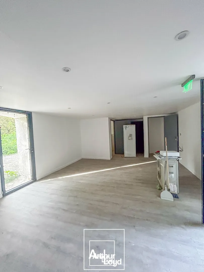 Bureaux - Location - SAINT PANTALEON DE LARCHE - 19600 - 160-160 - 7880507