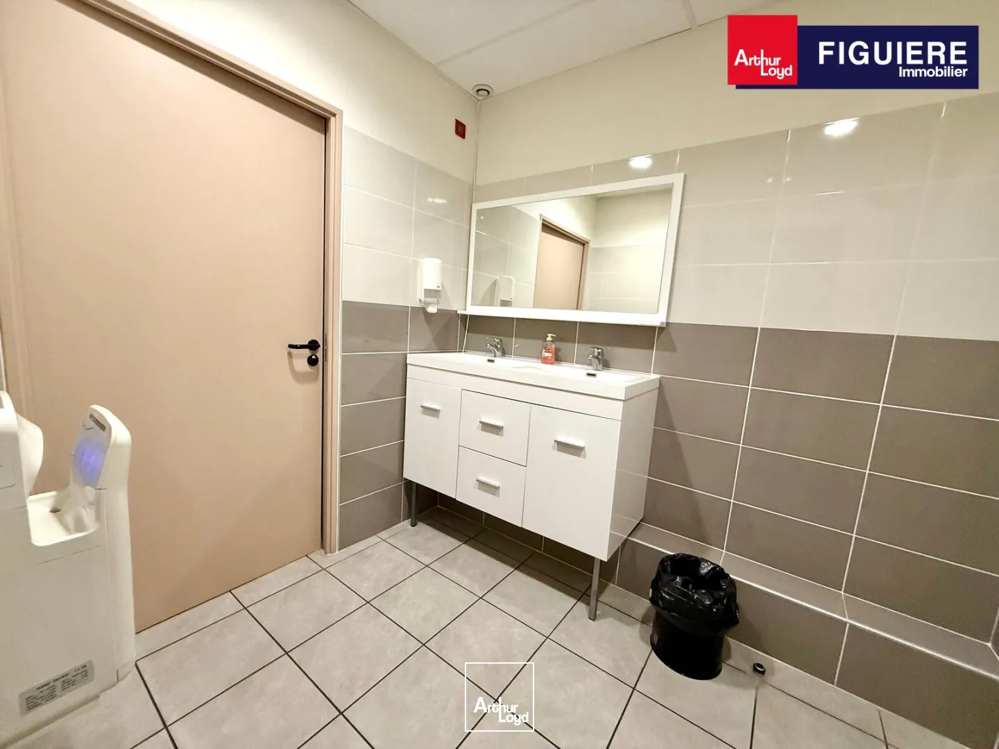 Bureaux - Location - VITROLLES - 13127 - 206.6-206.6 - 7889437