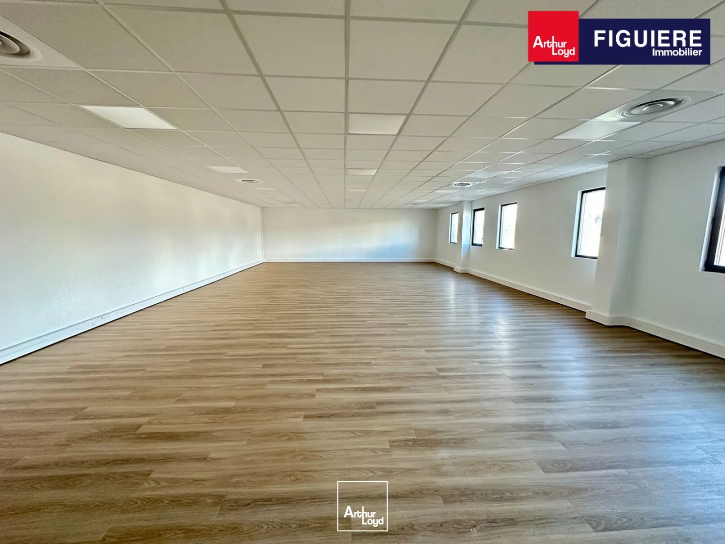 Bureaux - Location - PERTUIS - 84120 - 139.5-812.4 - 7889550
