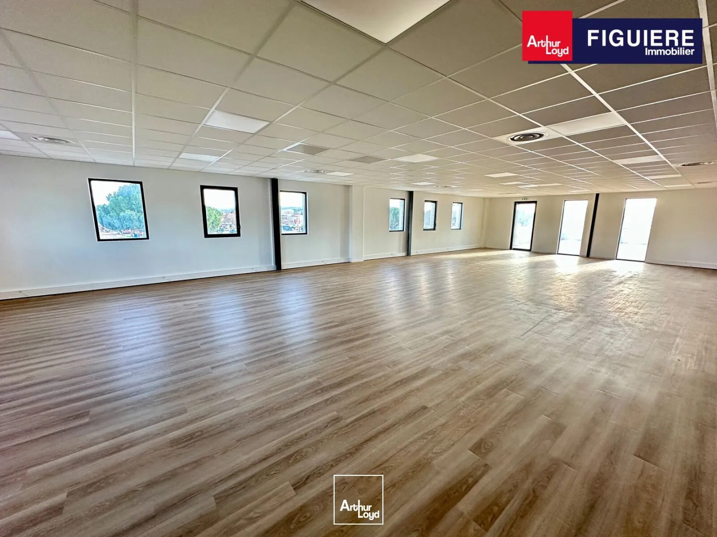 Bureaux - Location - PERTUIS - 84120 - 139.5-812.4 - 7889554