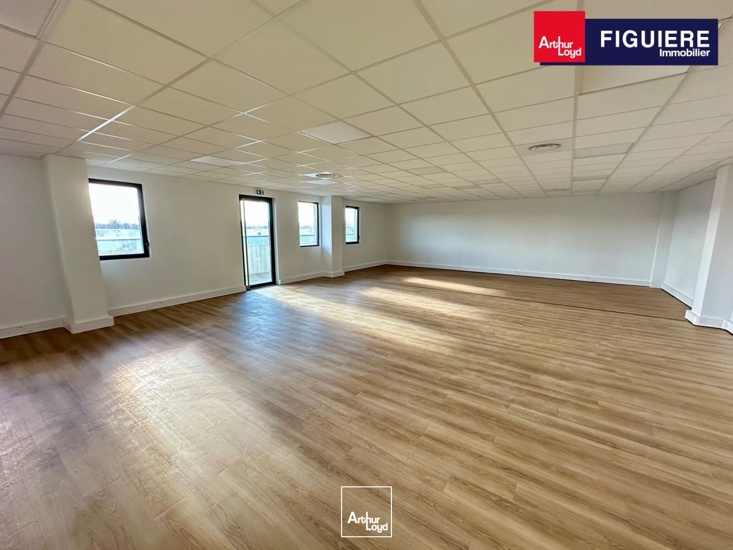 Bureaux - Location - PERTUIS - 84120 - 139.5-812.4 - 7889551