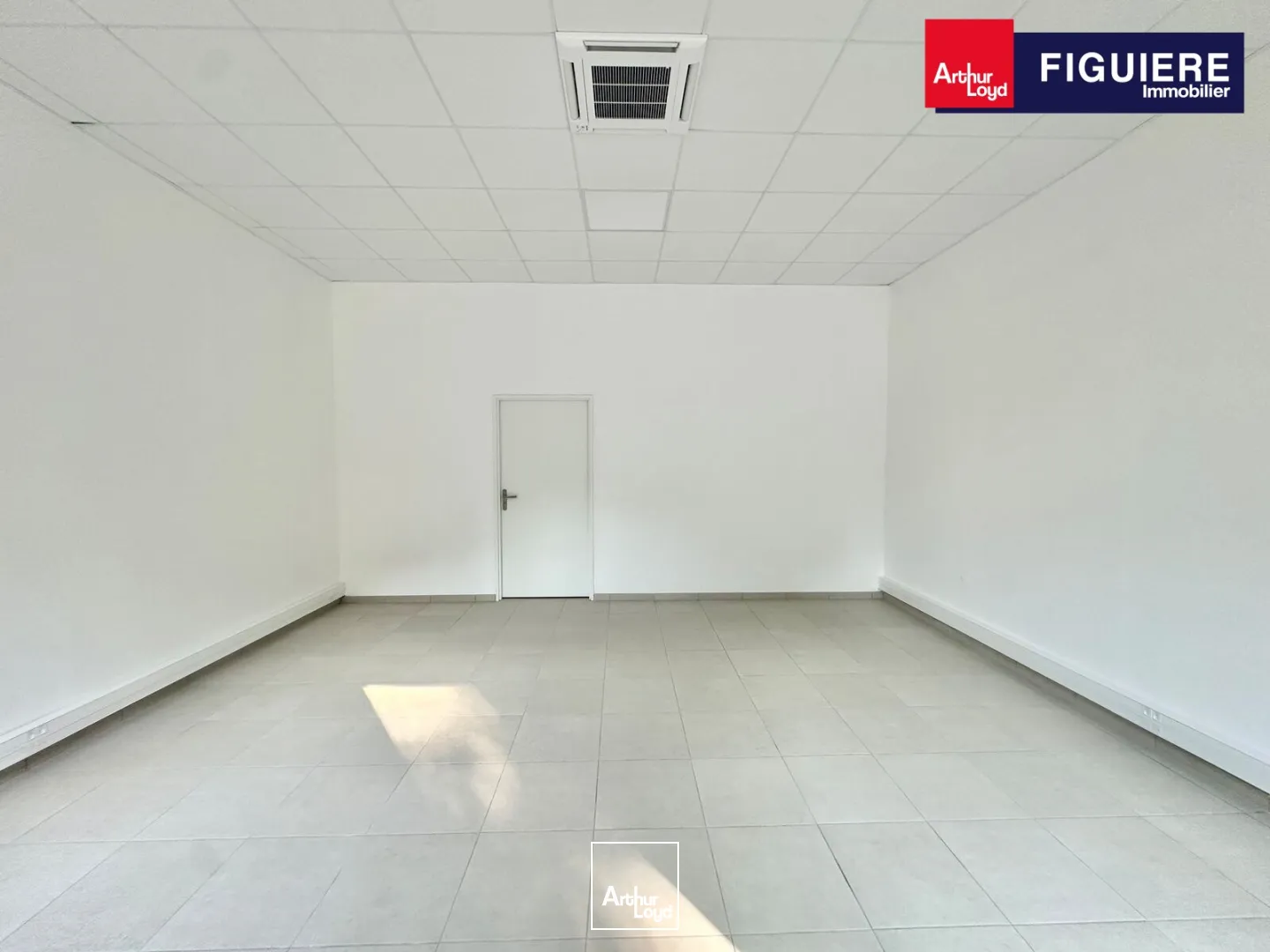 Locaux d'activité & Entrepôts - Location - BOUC BEL AIR - 13320 - 299.83-899.61 - 7890030