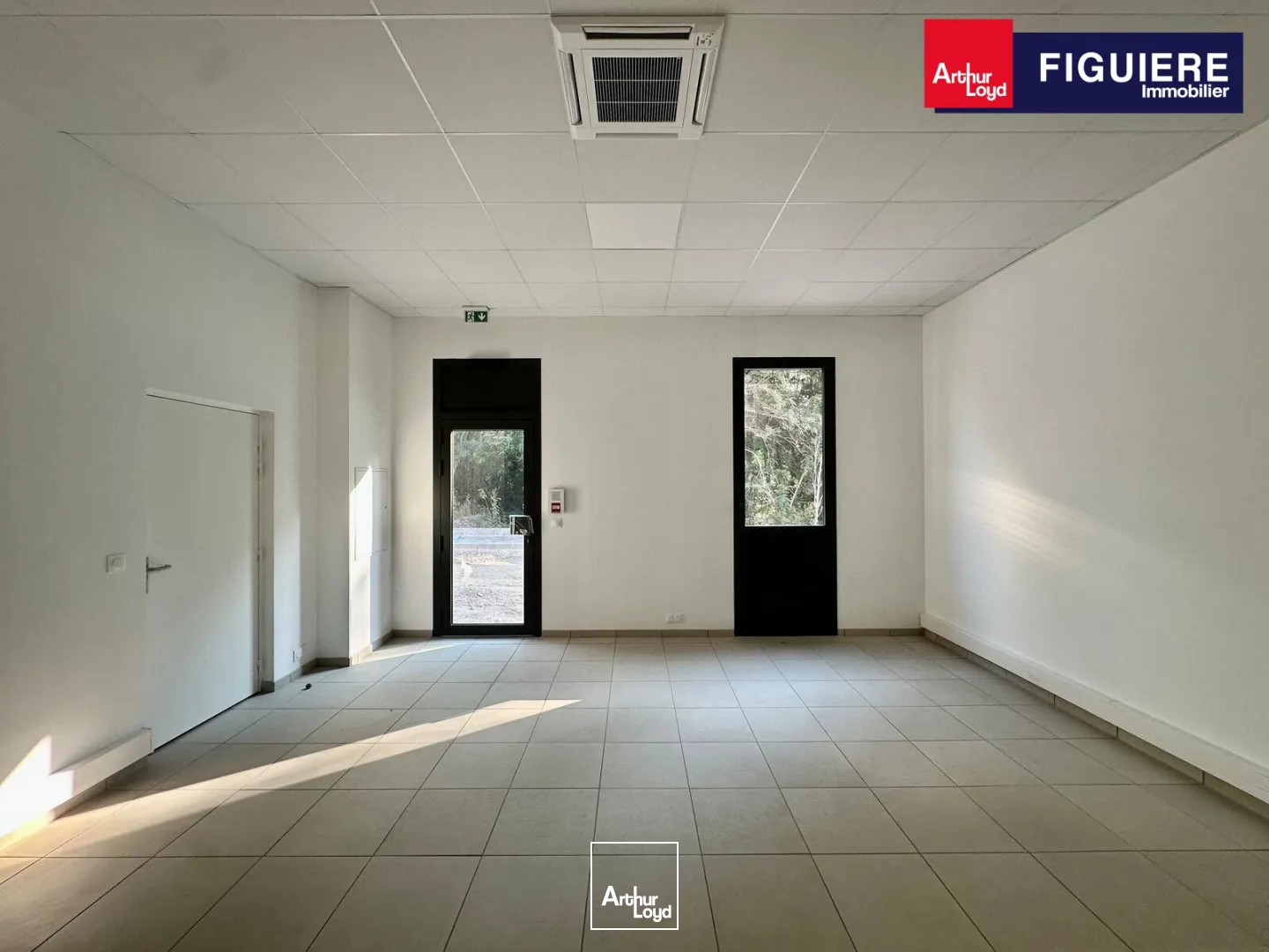 Locaux d'activité & Entrepôts - Location - BOUC BEL AIR - 13320 - 299.83-899.61 - 7890031