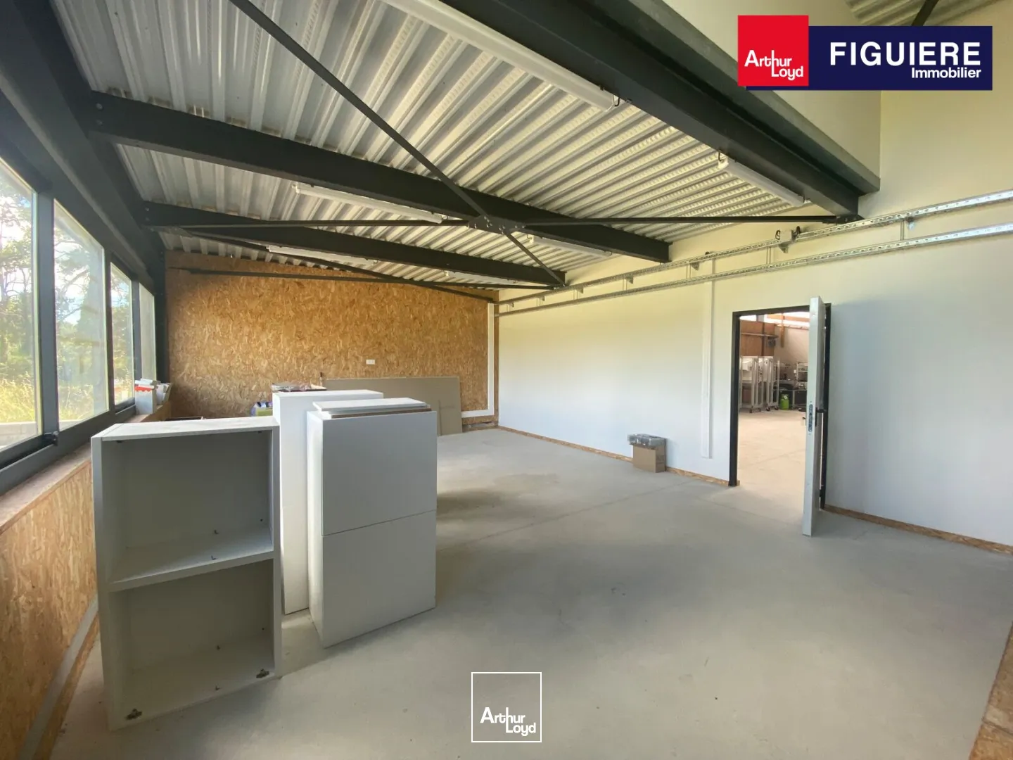 Locaux d'activité & Entrepôts - Location - SALON DE PROVENCE - 13300 - 766-766 - 7890045