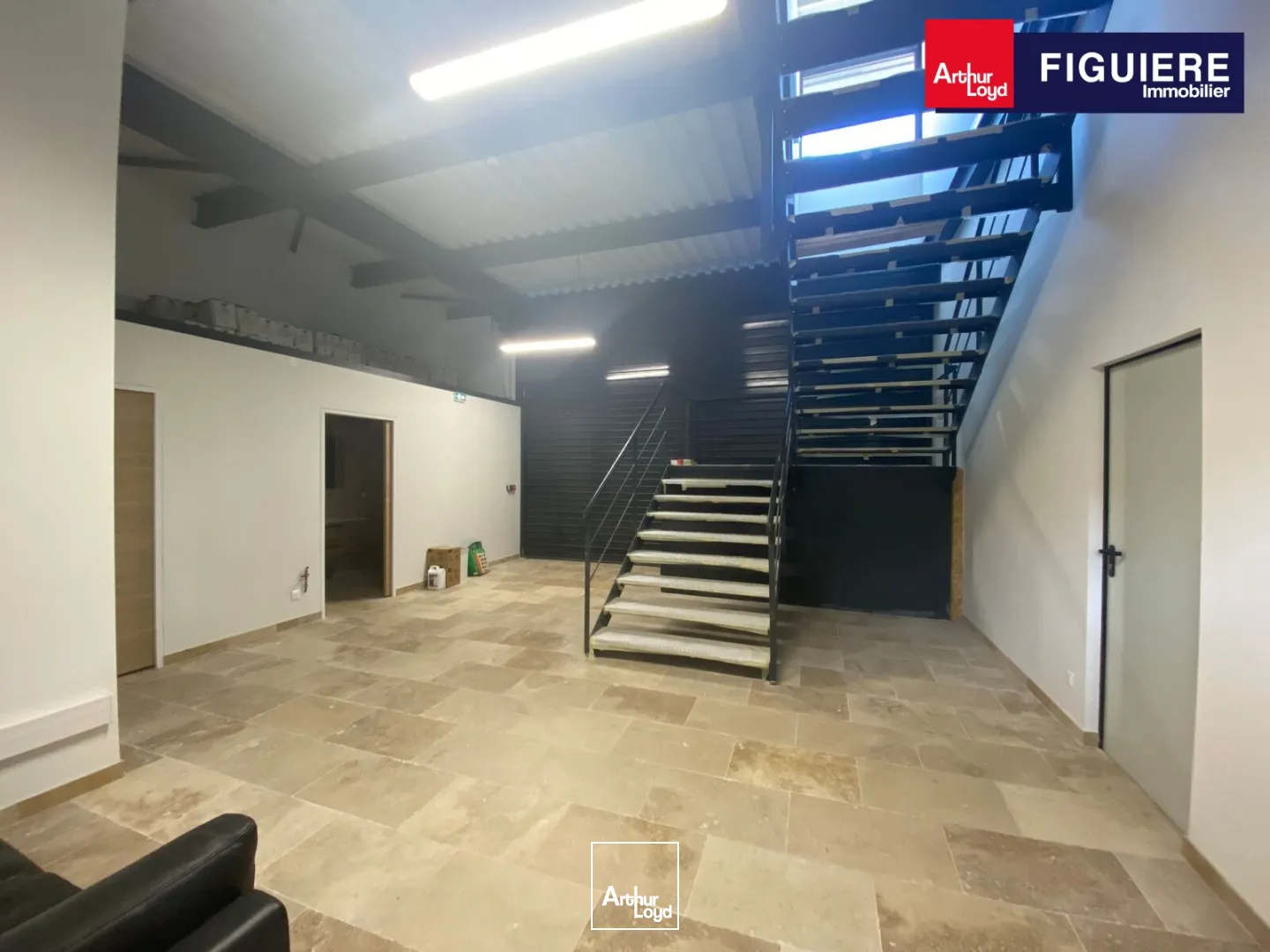 Locaux d'activité & Entrepôts - Location - SALON DE PROVENCE - 13300 - 766-766 - 7890046