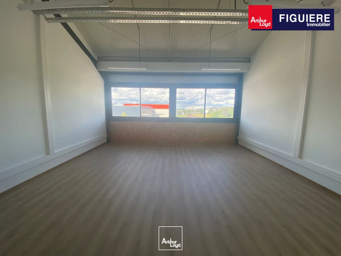 Locaux d'activité & Entrepôts - Location - SALON DE PROVENCE - 13300 - 766-766 - 7890049
