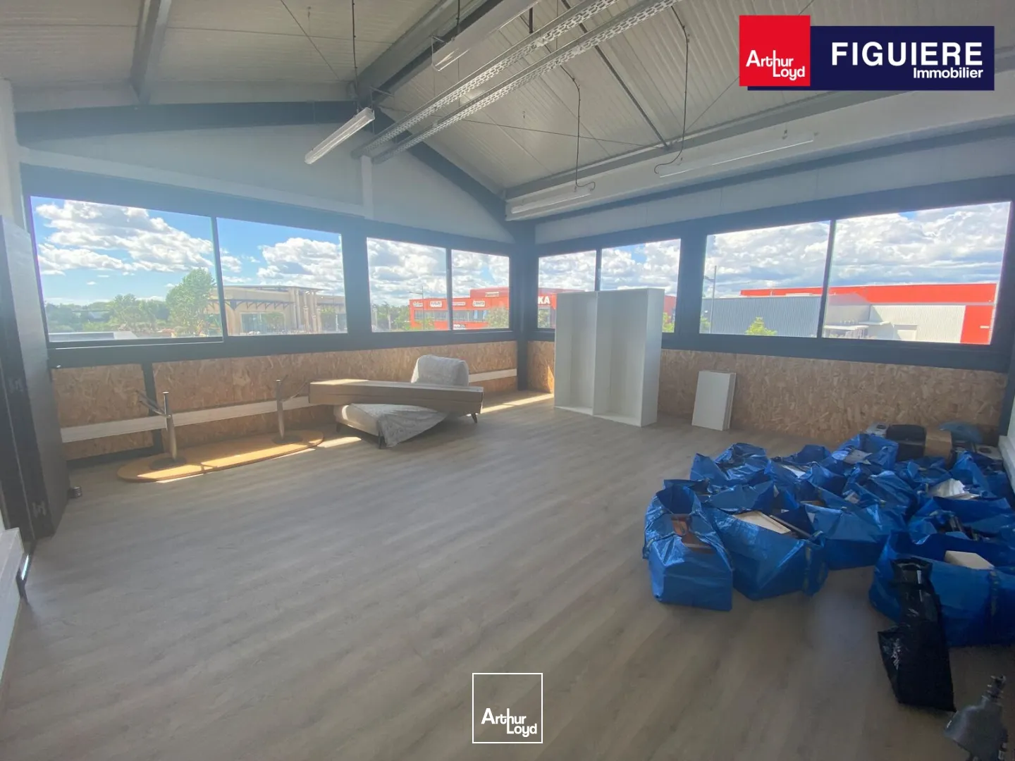 Locaux d'activité & Entrepôts - Location - SALON DE PROVENCE - 13300 - 766-766 - 7890047