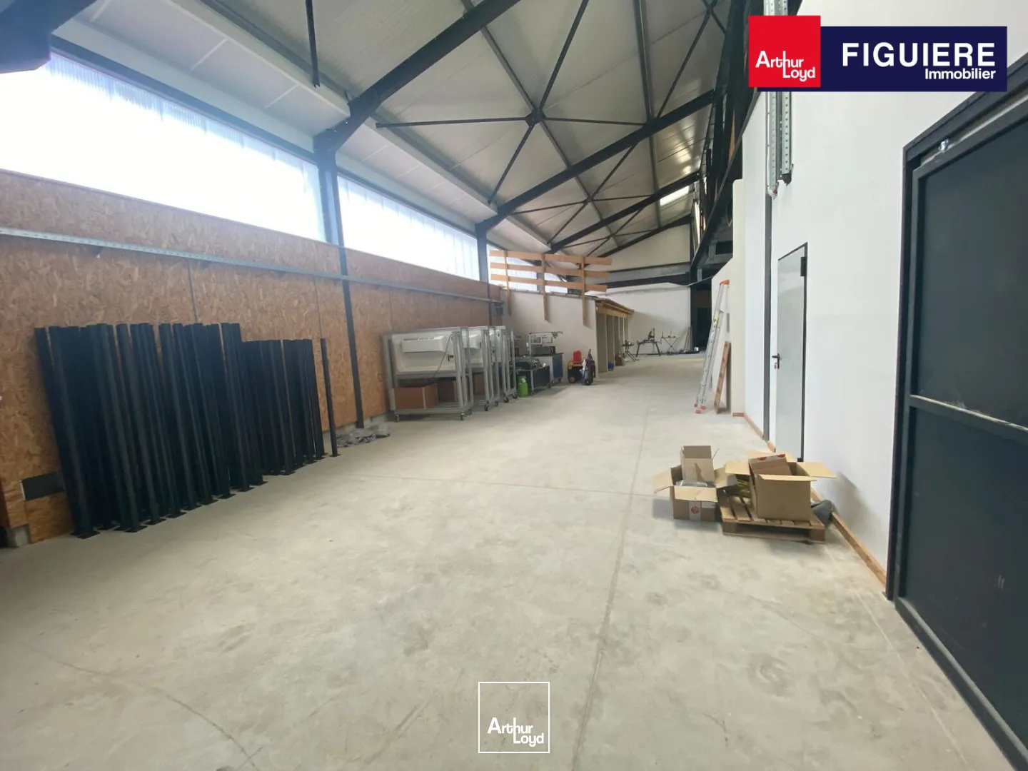 Locaux d'activité & Entrepôts - Location - SALON DE PROVENCE - 13300 - 766-766 - 7890043