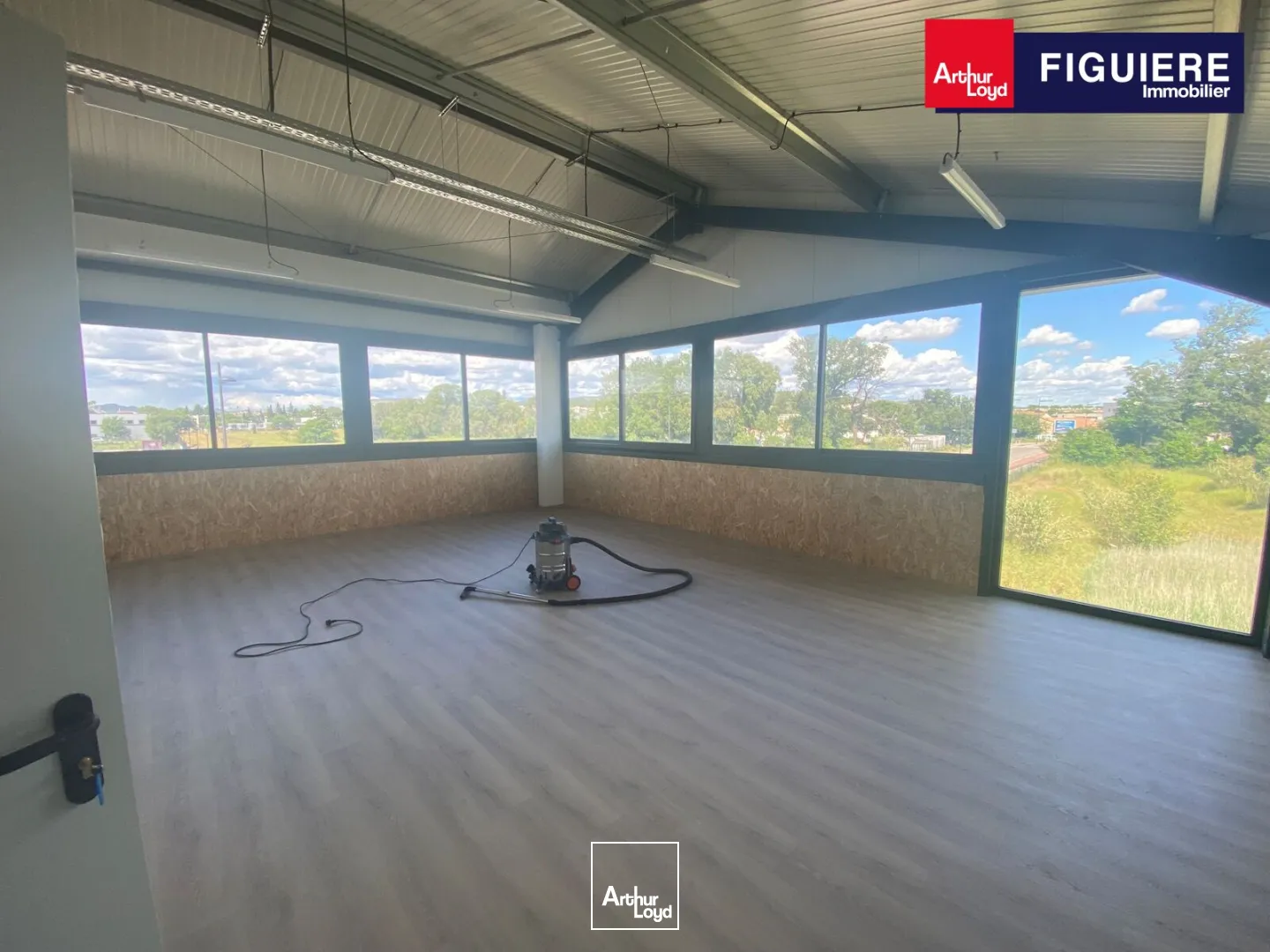 Locaux d'activité & Entrepôts - Location - SALON DE PROVENCE - 13300 - 766-766 - 7890048