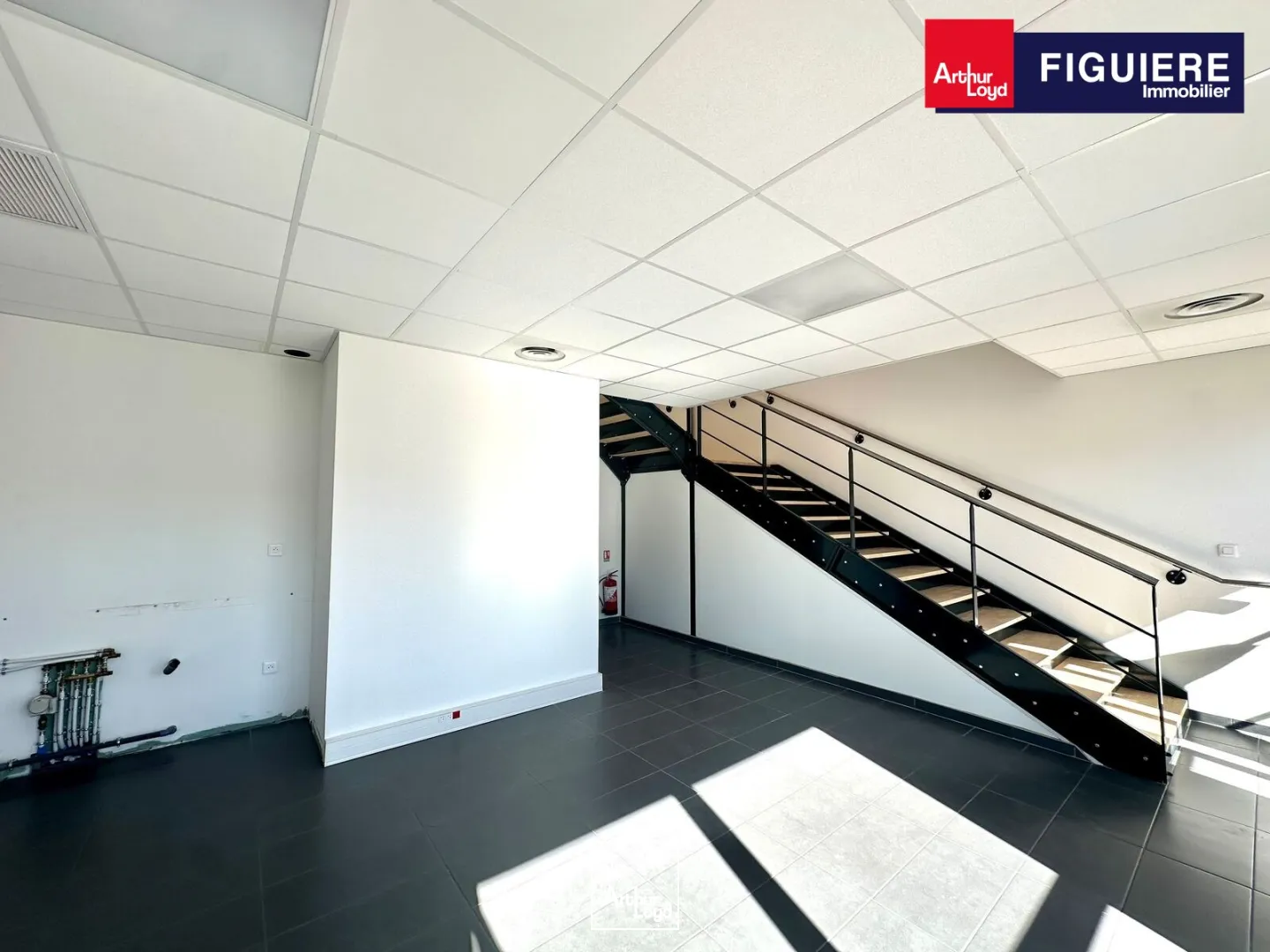 Locaux d'activité & Entrepôts - Location - GIGNAC LA NERTHE - 13180 - 276.92-276.92 - 7890257