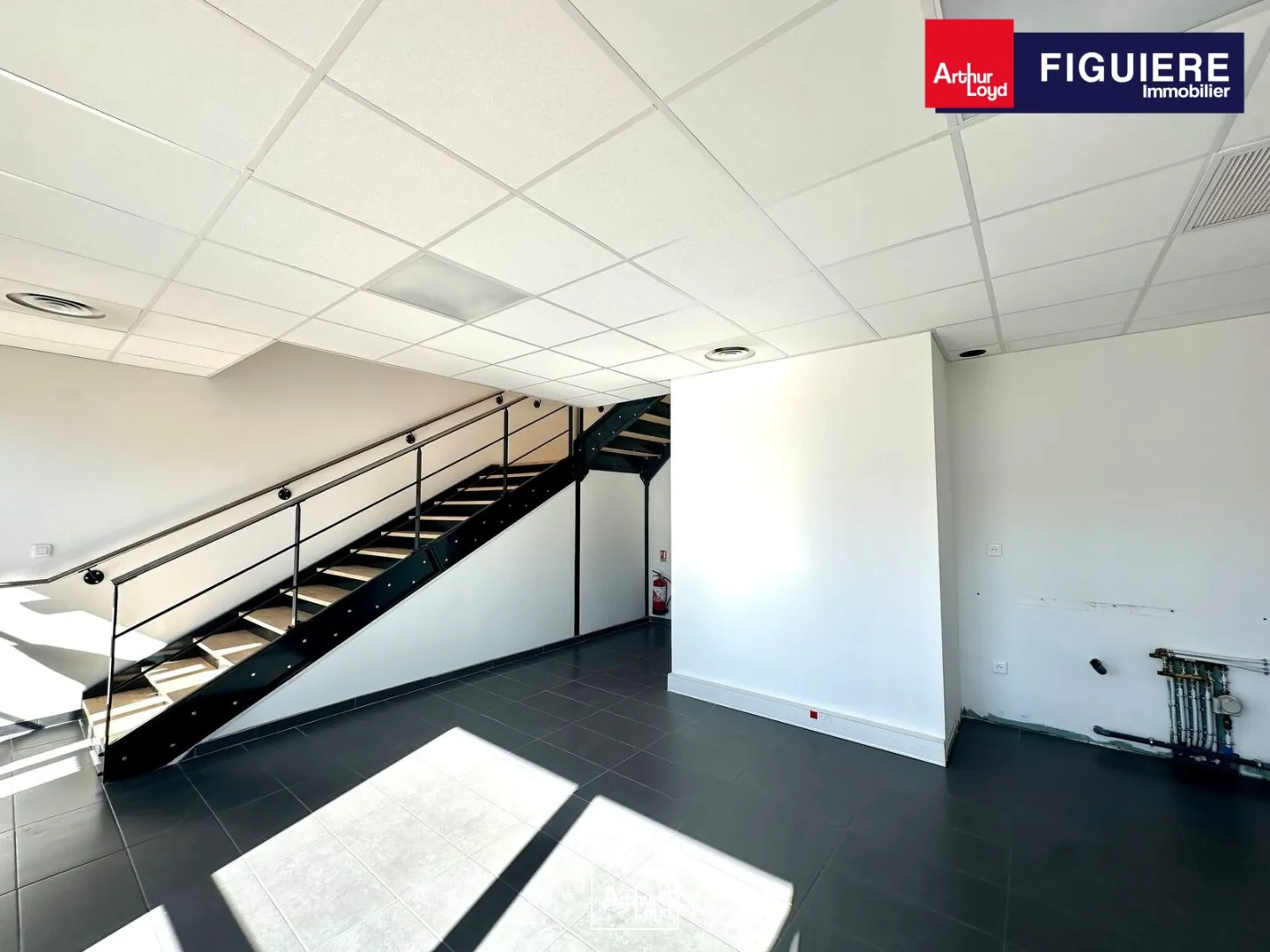Locaux d'activité & Entrepôts - Location - GIGNAC LA NERTHE - 13180 - 273-273 - 7890264