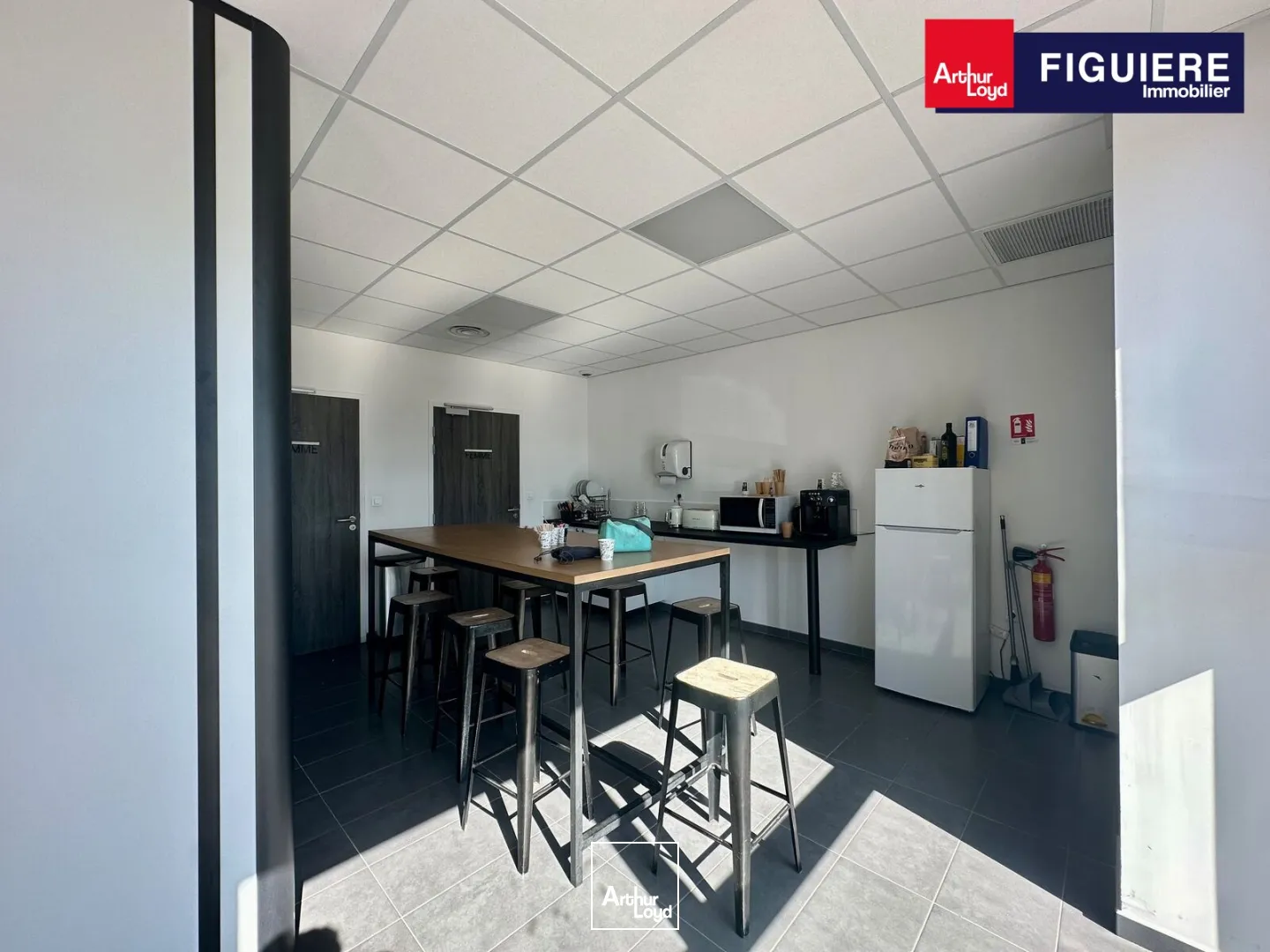 Locaux d'activité & Entrepôts - Location - GIGNAC LA NERTHE - 13180 - 606-606 - 7890316