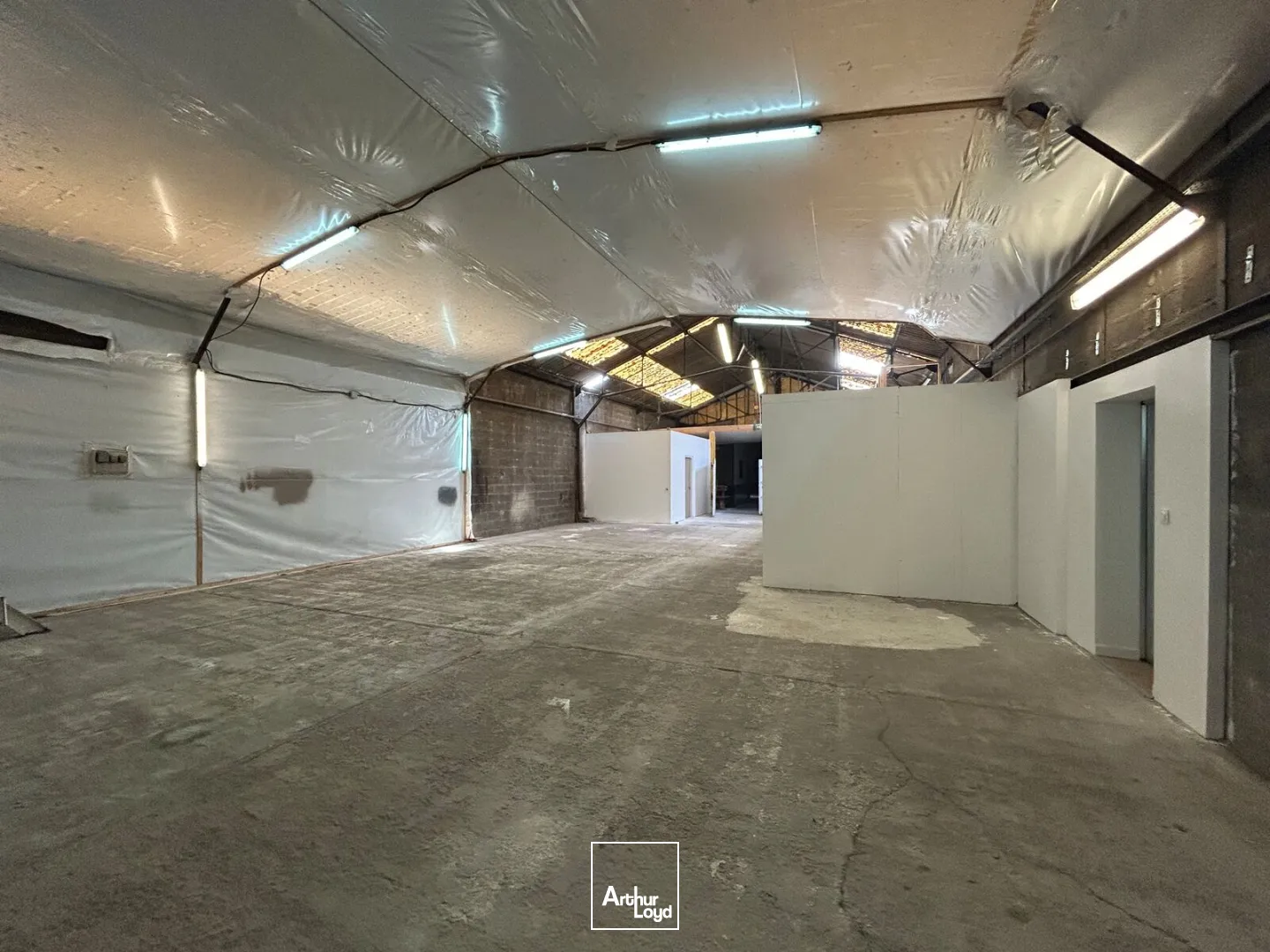 Locaux d'activité & Entrepôts - Location - MONTOIR DE BRETAGNE - 44550 - 211-211 - 7890685