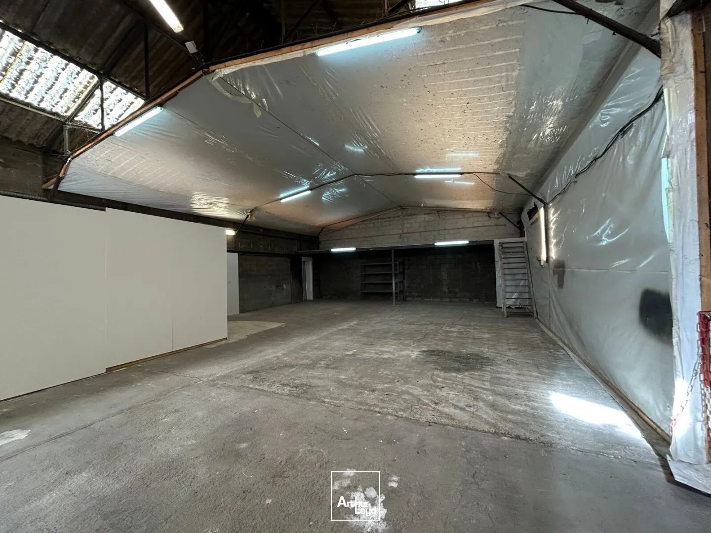 Locaux d'activité & Entrepôts - Location - MONTOIR DE BRETAGNE - 44550 - 211-211 - 7890687