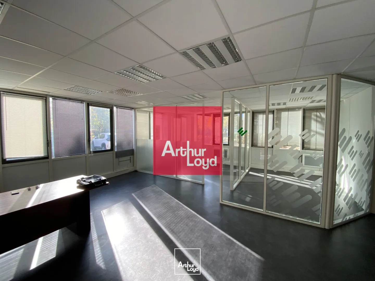 Immeuble 926 m² · à Eybens · 926 m² · 1 210 000 €