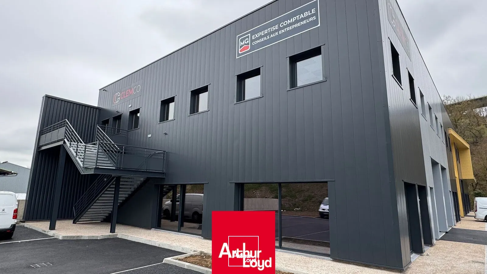 Locaux d'activité & Entrepôts - Vente - SAINT FORGEUX - 69490 - 180-380 - 7891237