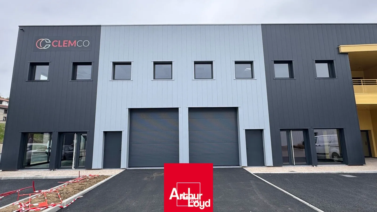 Locaux d'activité & Entrepôts - Vente - SAINT FORGEUX - 69490 - 180-380 - 7891236