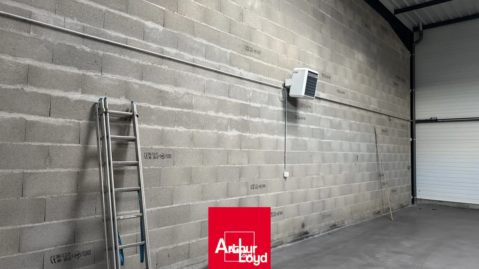 Locaux d'activité & Entrepôts - Location - VINDRY SUR TURDINE - 69490 - 218-218 - 7891257