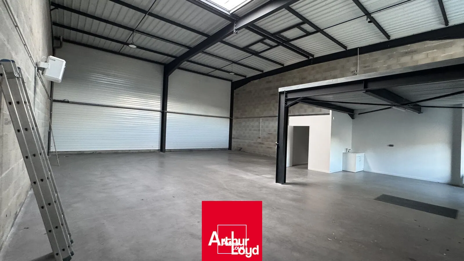 Locaux d'activité & Entrepôts - Location - VINDRY SUR TURDINE - 69490 - 218-218 - 7891255