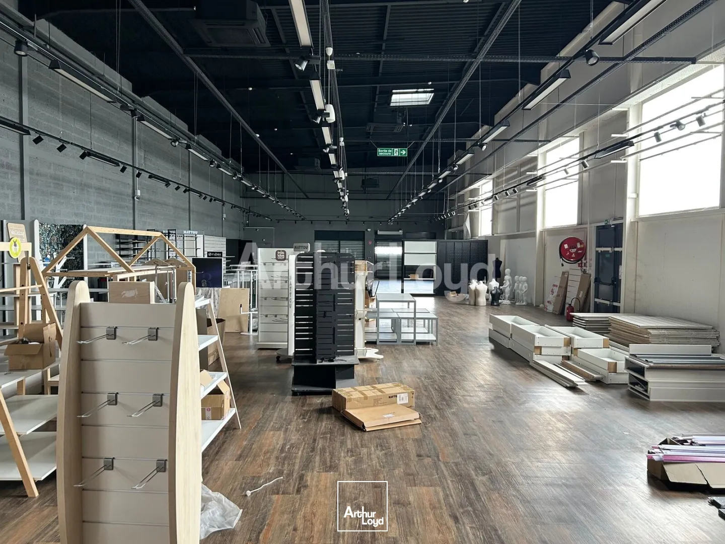 Locaux commerciaux - Location - CAPINGHEM - 59160 - 420-840 - 7891879