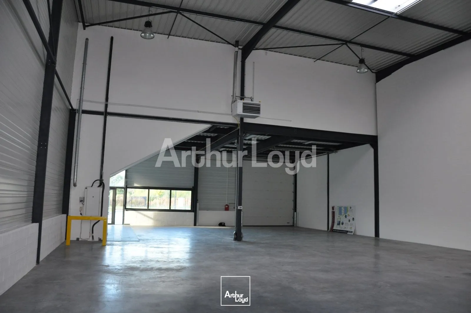 Locaux d'activité & Entrepôts - Location - CROIX - 59170 - 599-2179 - 7892108