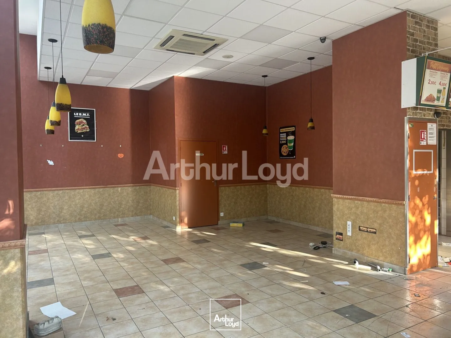 Locaux commerciaux - Location - LILLE - 59000 - 110-110 - 7892140