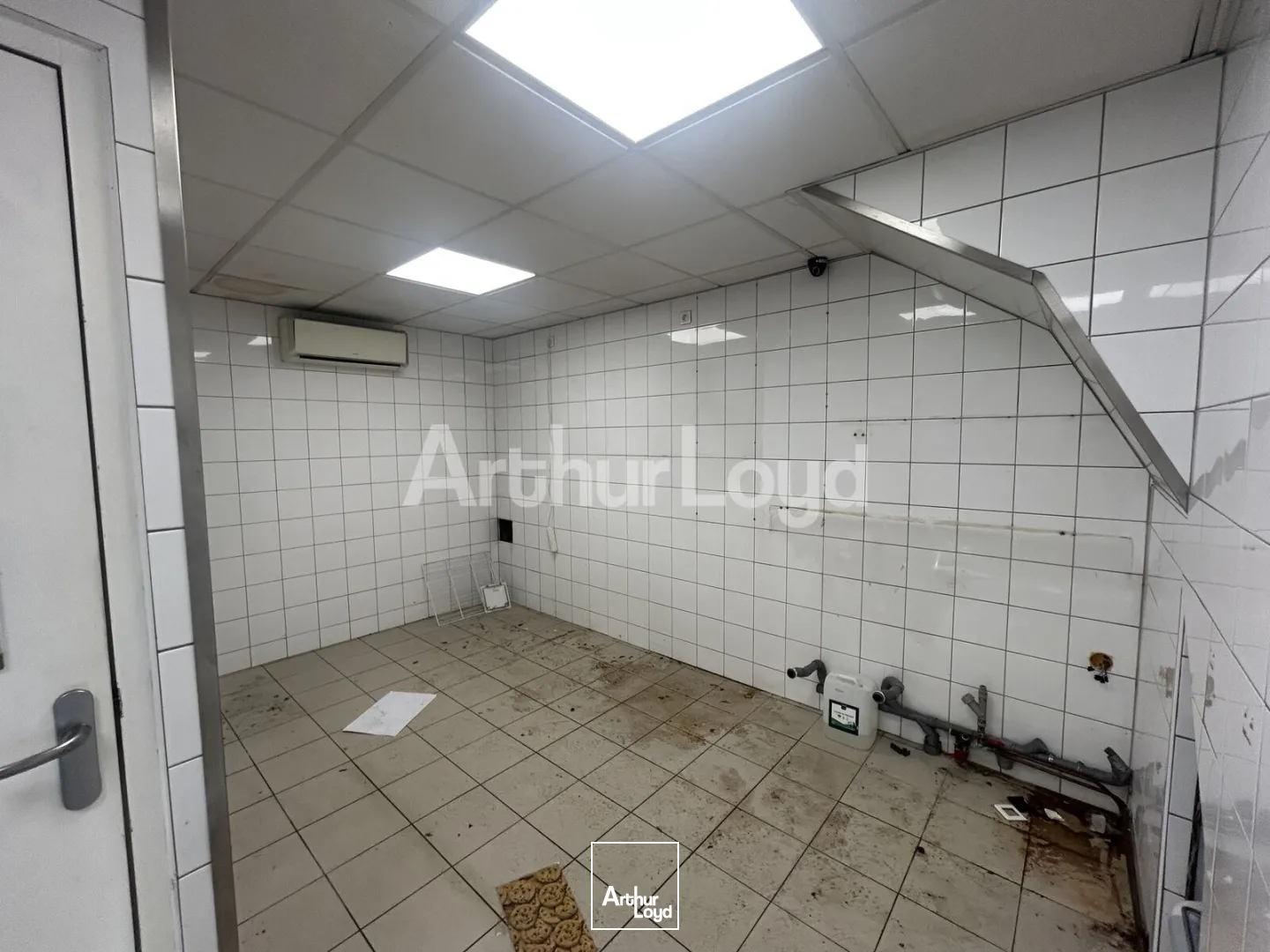 Locaux commerciaux - Location - LILLE - 59000 - 110-110 - 7892143