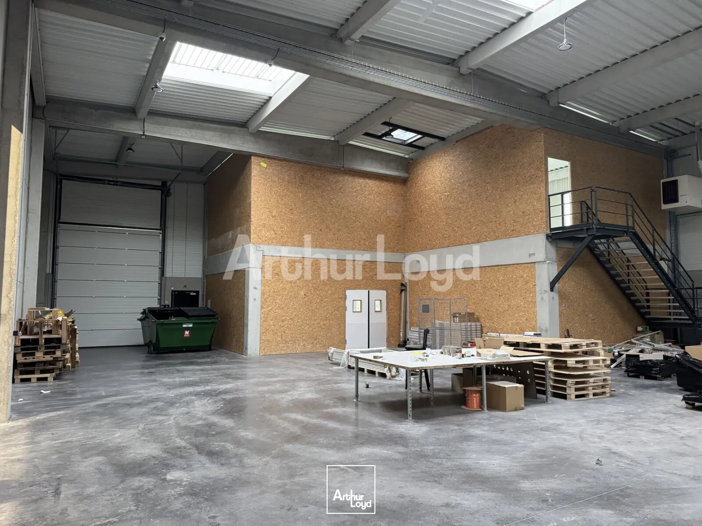 Locaux d'activité & Entrepôts - Location - AVELIN - 59710 - 537-1289 - 7892167
