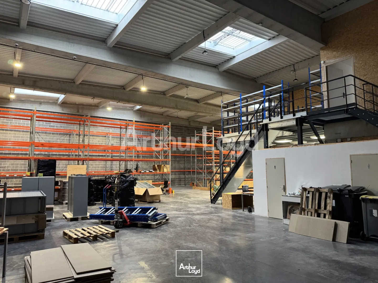 Locaux d'activité & Entrepôts - Location - AVELIN - 59710 - 537-1289 - 7892168