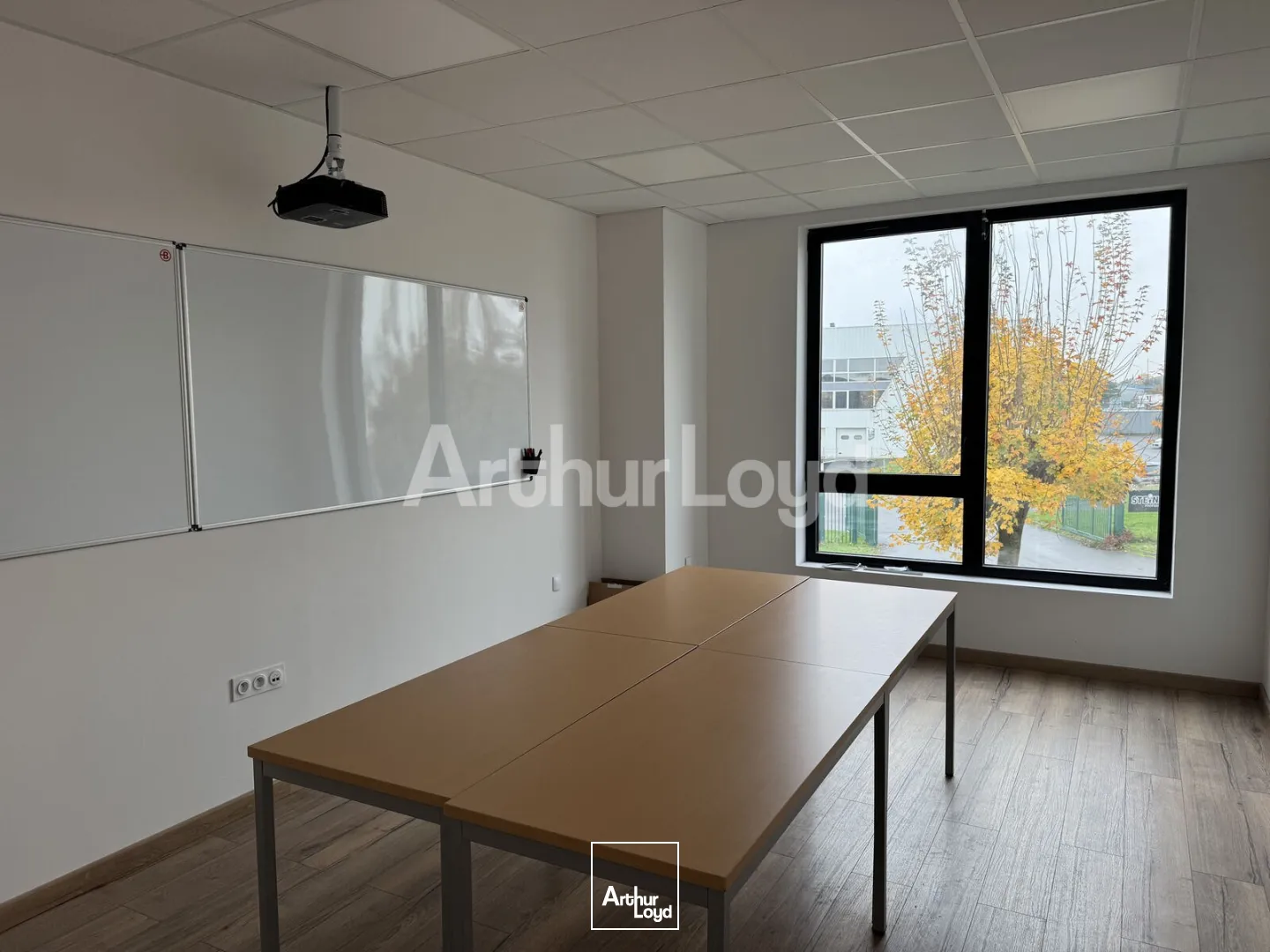Locaux d'activité & Entrepôts - Location - AVELIN - 59710 - 537-1289 - 7892170