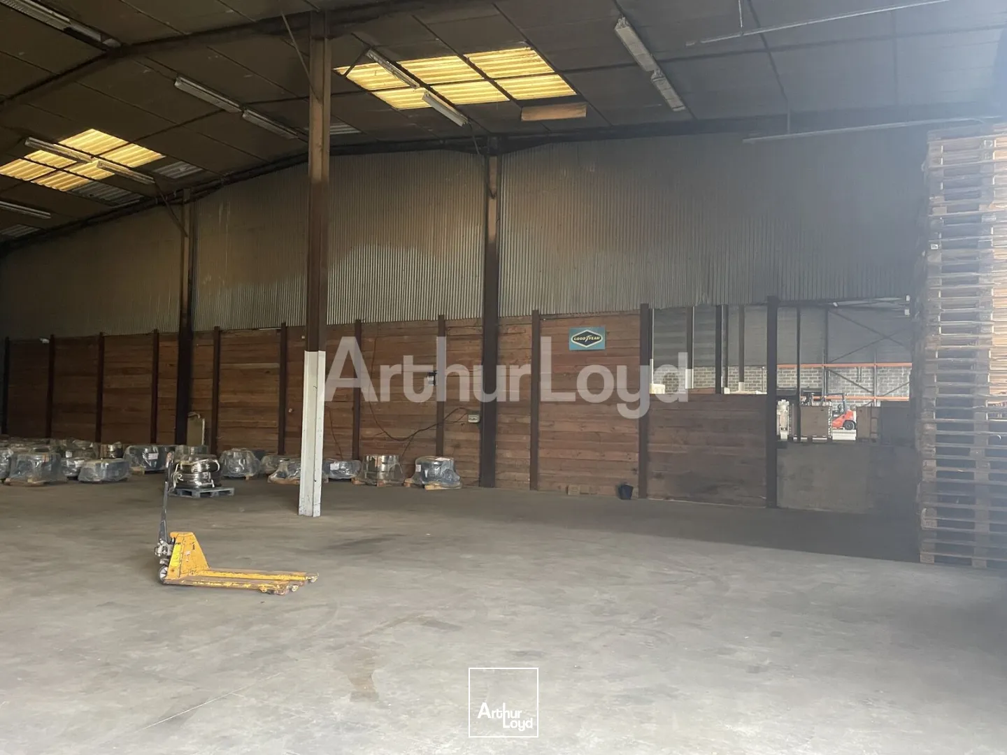 Locaux d'activité & Entrepôts - Vente - FONTAINE NOTRE DAME - 59400 - 2500-2500 - 7892436