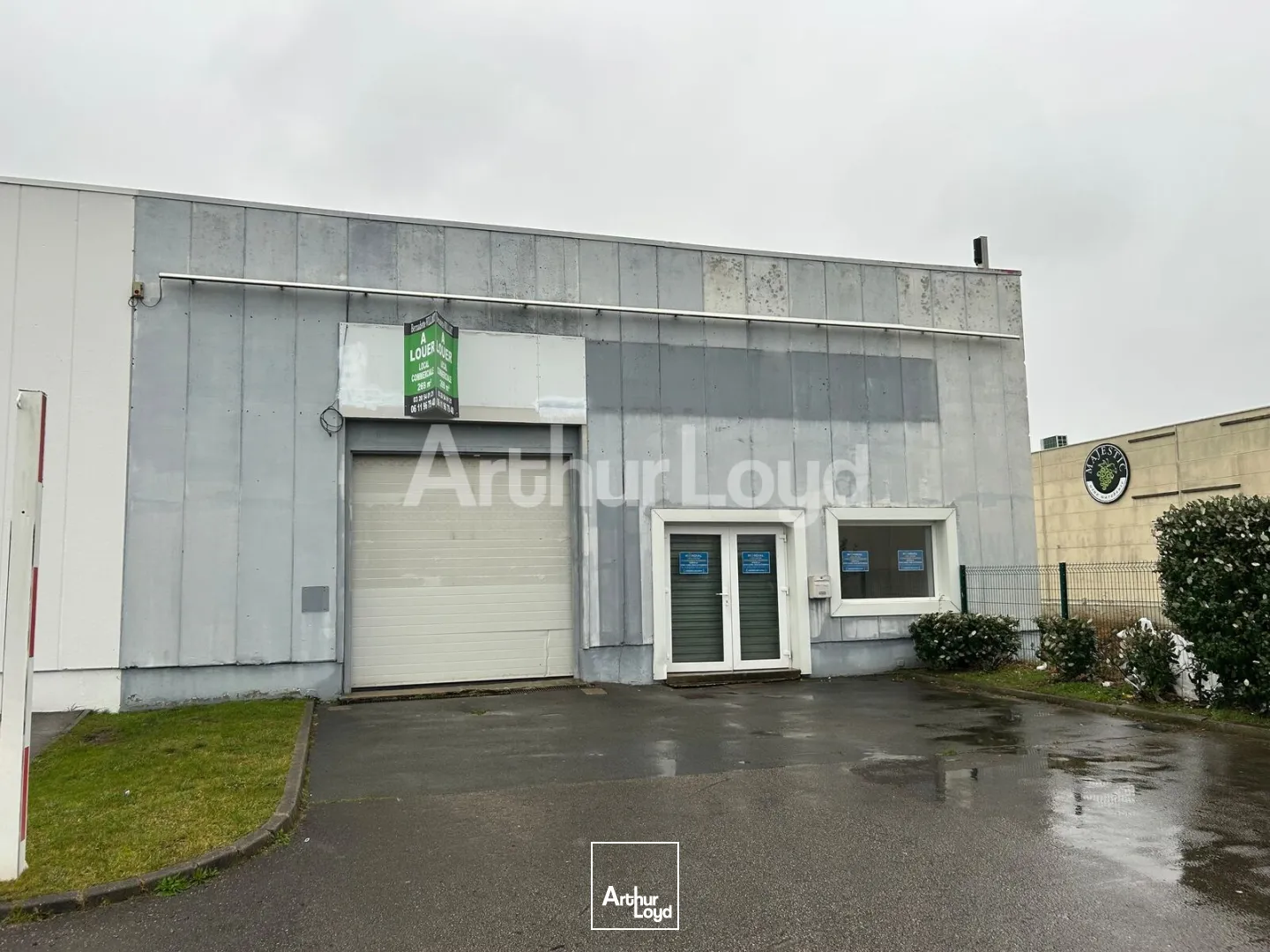 Locaux commerciaux - Location - COQUELLES - 62231 - 269-269 - 7893045
