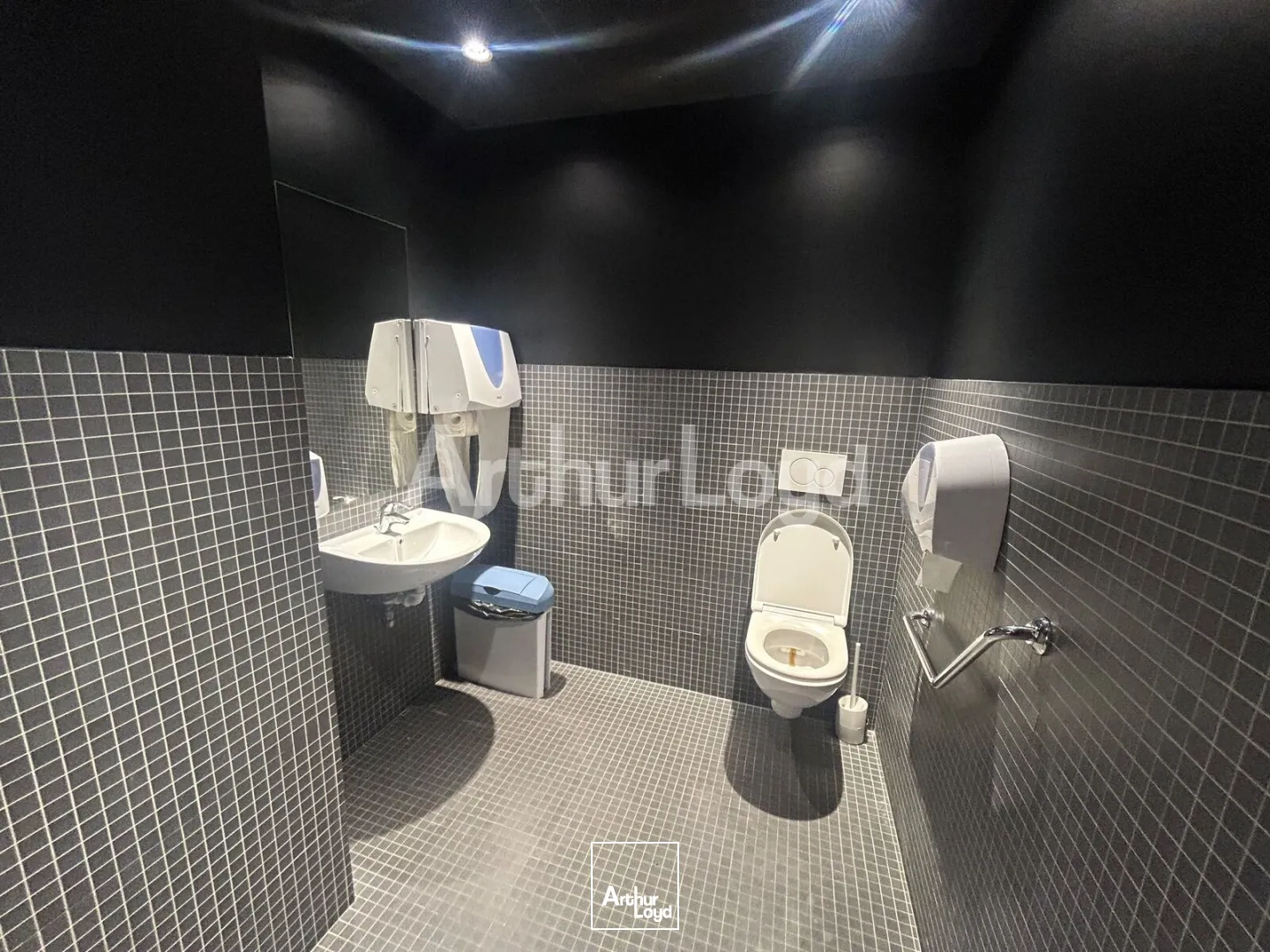 Locaux commerciaux - Location - BOUSBECQUE - 59166 - 150-150 - 7893153