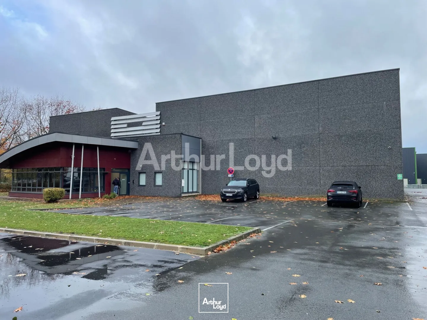 Local commercial 1540 m² · à Monchy le Preux · 1 540 m² · 1 680 000 €