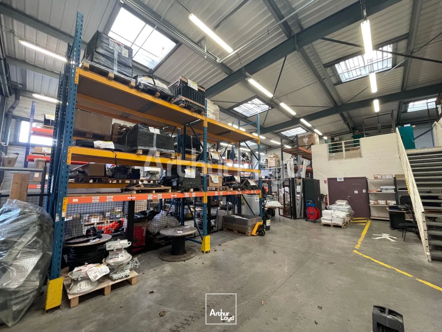 Locaux d'activité & Entrepôts - Location - CUINCY - 59553 - 240-905 - 7893514