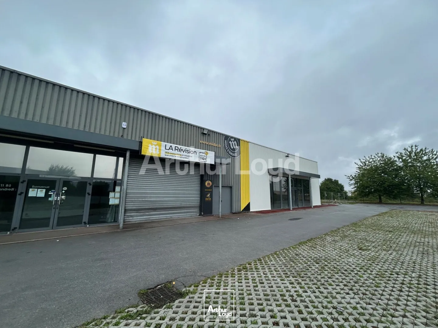 Locaux commerciaux - Location - LYS LEZ LANNOY - 59390 - 384-884 - 7894263