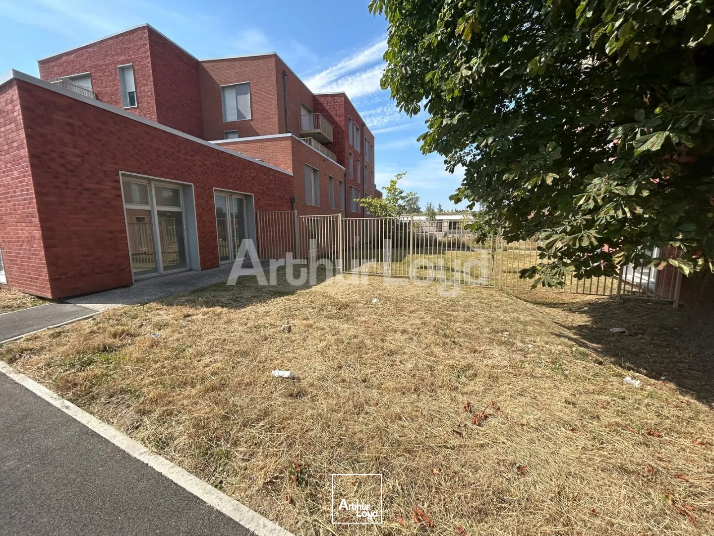 Locaux commerciaux - Location - LIEVIN - 62800 - 52.65-249.5 - 7894740