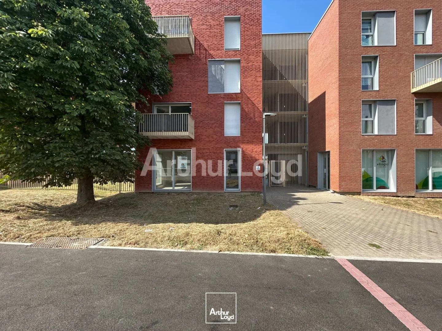 Locaux commerciaux - Location - LIEVIN - 62800 - 52.65-249.5 - 7894739