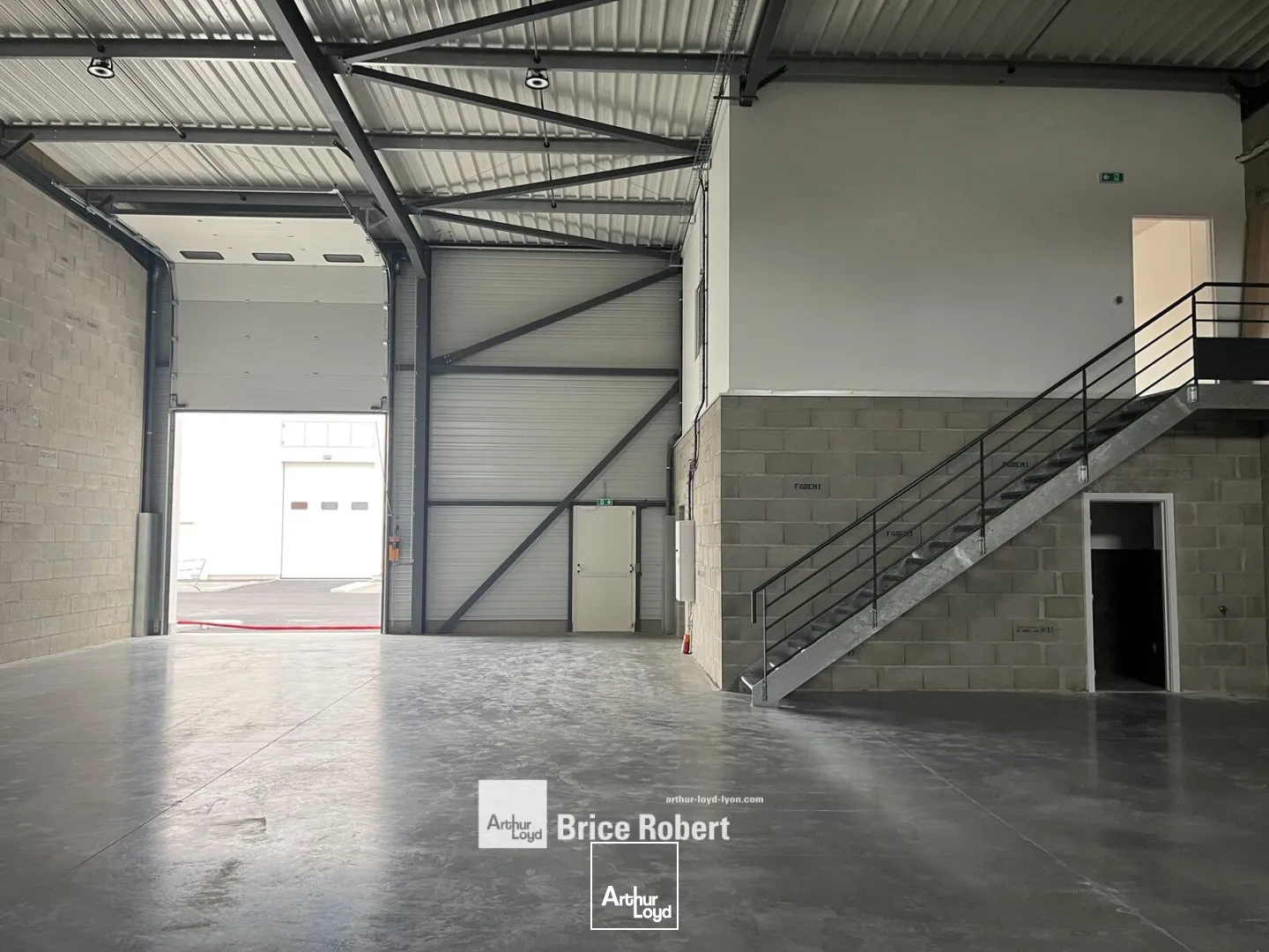 Locaux d'activité & Entrepôts - Location - CHASSIEU - 69680 - 120-1705 - 7895326