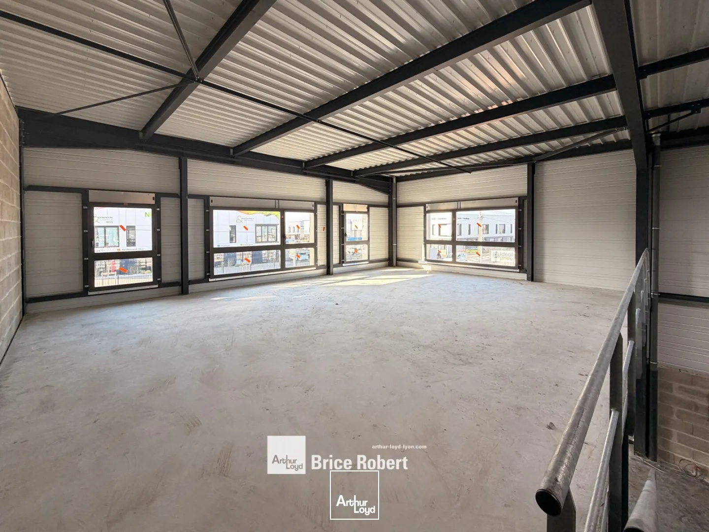 Locaux d'activité & Entrepôts - Location - DECINES CHARPIEU - 69150 - 143-2217 - 7895368