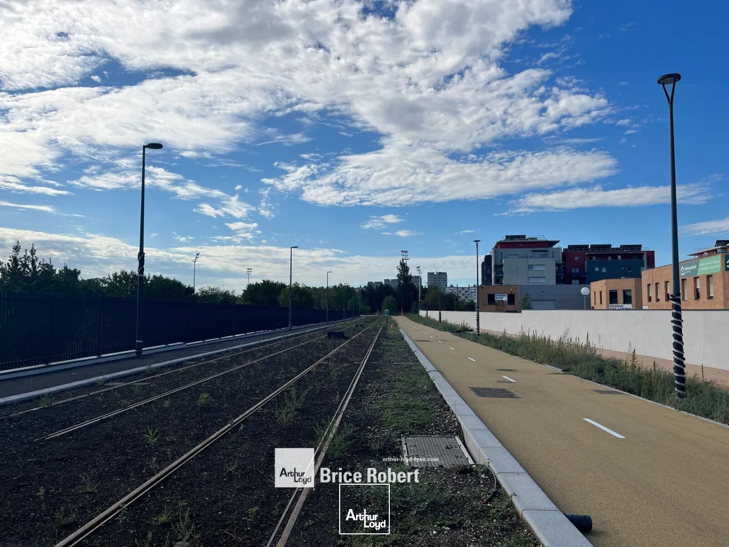 Locaux d'activité & Entrepôts - Location - VILLEURBANNE - 69100 - 300-300 - 7895377