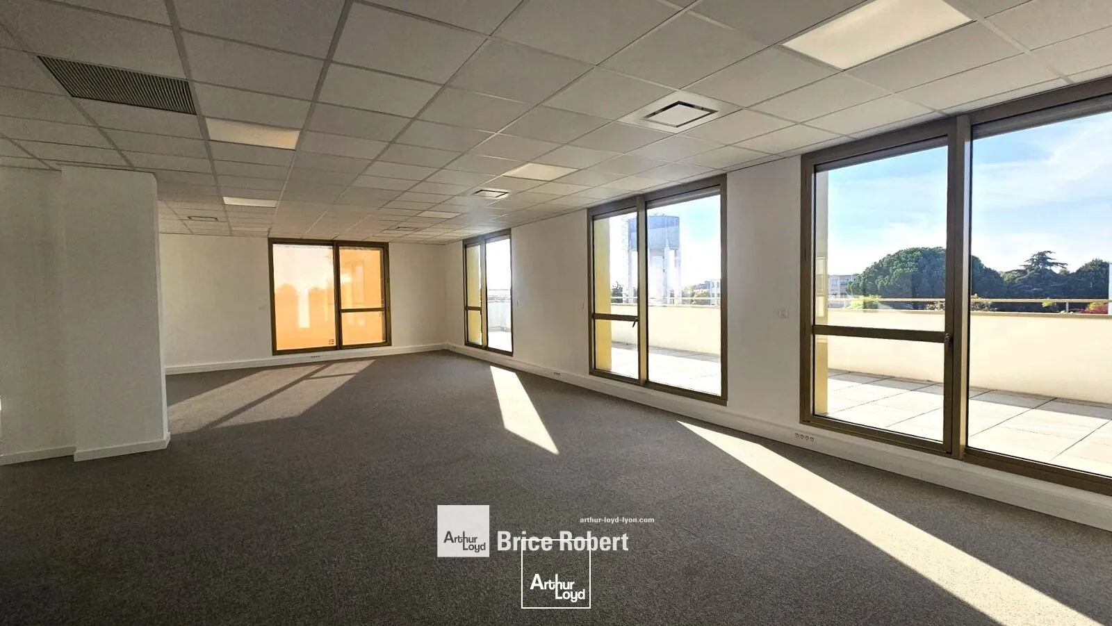 Bureaux - Location - DARDILLY - 69570 - 111.7-2165.6 - 7895519