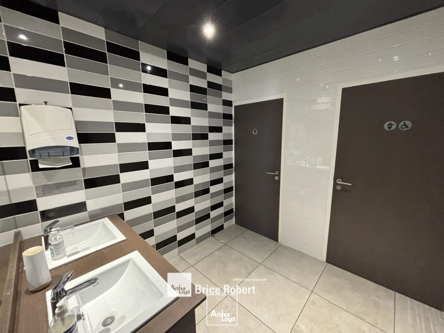 Bureaux - Location - VAULX EN VELIN - 69120 - 340-340 - 7895706