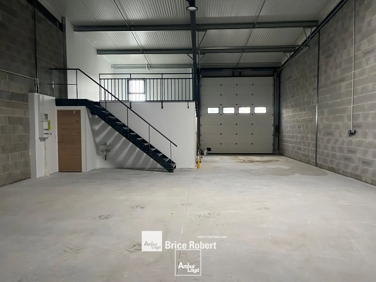 Locaux d'activité & Entrepôts - Location - MIONS - 69780 - 223-1115 - 7895826