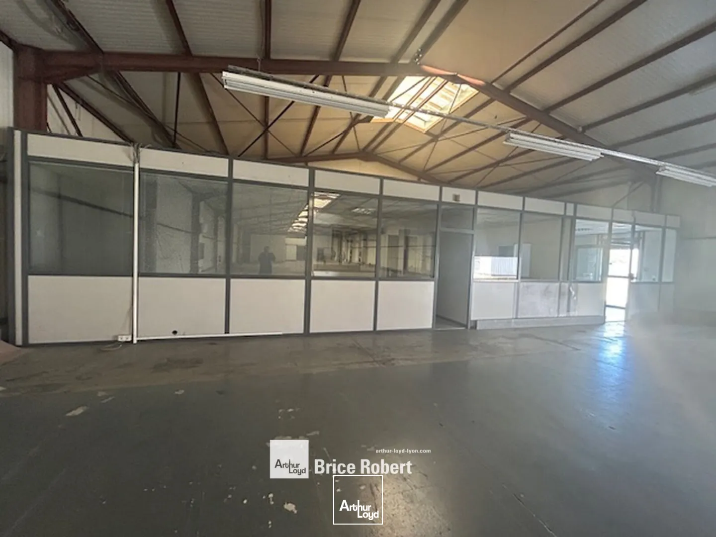Locaux d'activité & Entrepôts - Location - VENISSIEUX - 69200 - 975-975 - 7895882