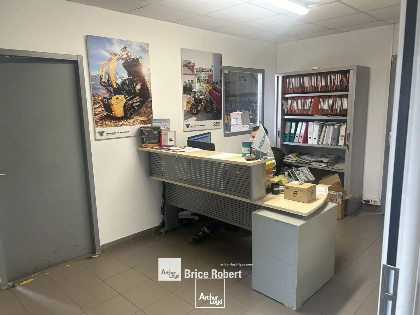 Locaux d'activité & Entrepôts - Location - SAINT BONNET DE MURE - 69720 - 518-518 - 7895923