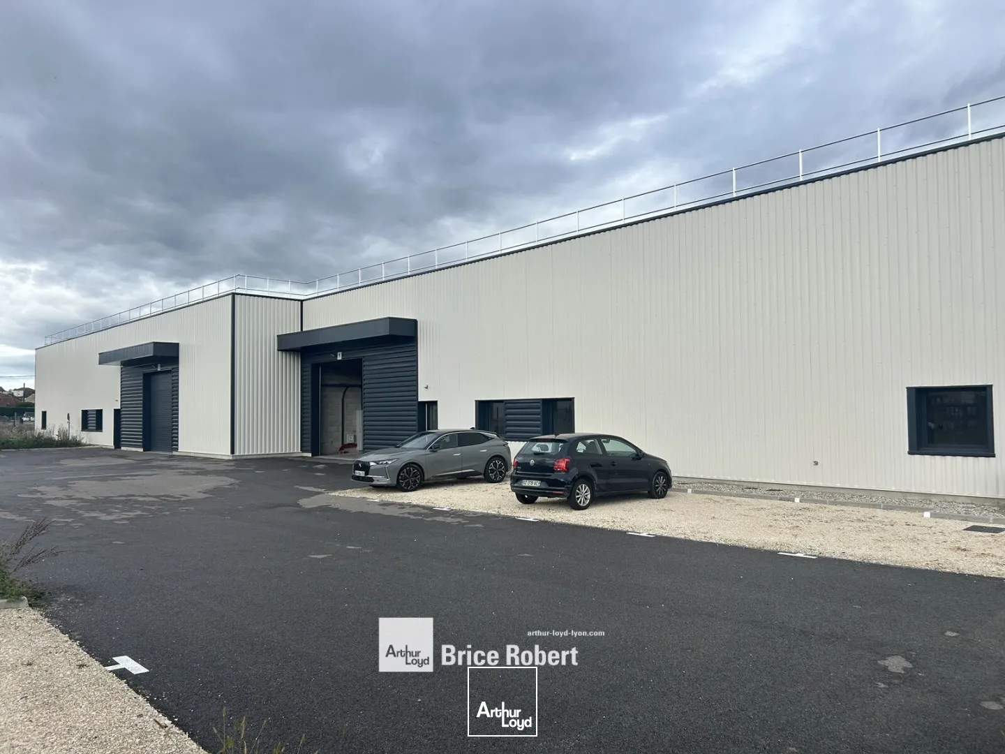 Locaux d'activité & Entrepôts - Vente - GRANIEU - 38490 - 686-686 - 7895928