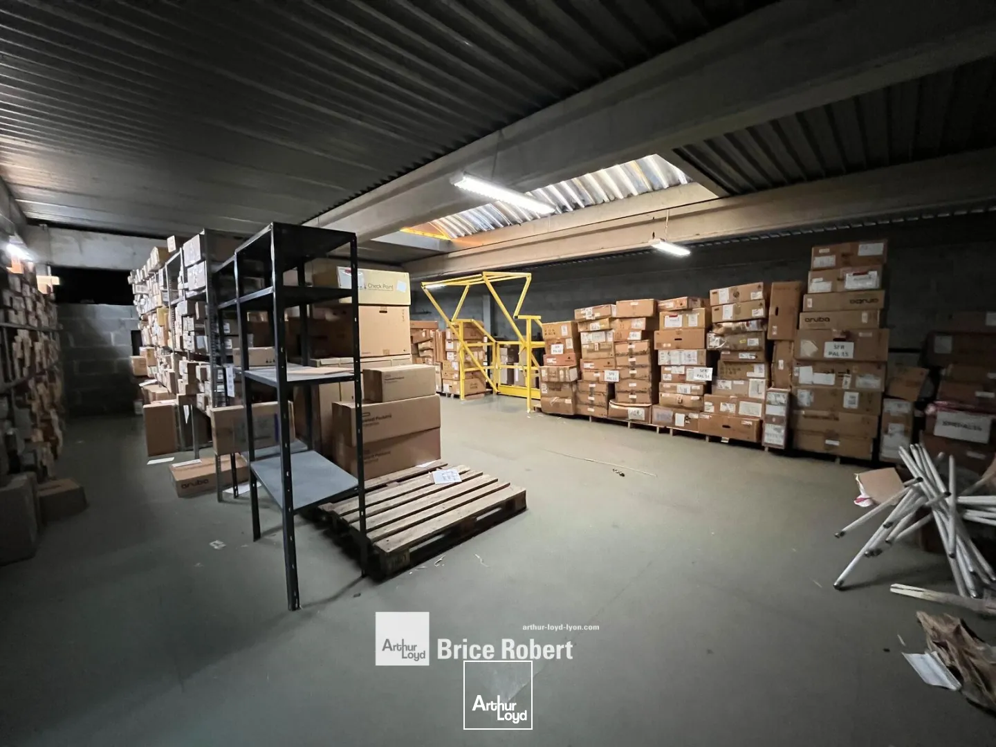 Locaux d'activité & Entrepôts - Location - VENISSIEUX - 69200 - 375-375 - 7895972