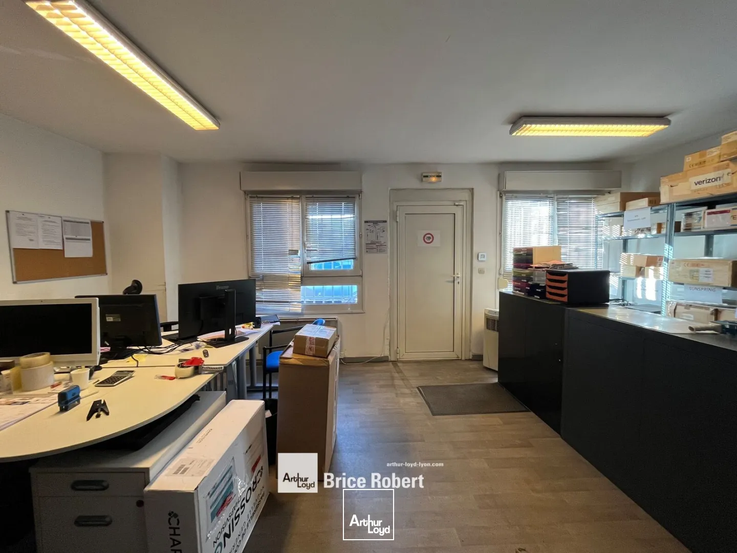 Locaux d'activité & Entrepôts - Location - VENISSIEUX - 69200 - 375-375 - 7895973