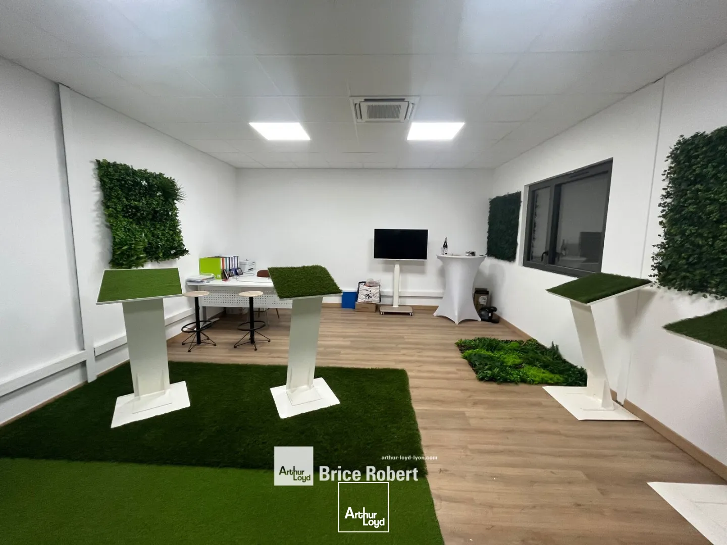 Locaux d'activité & Entrepôts - Location - SAINTE CONSORCE - 69280 - 150-150 - 7896002